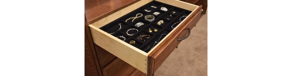 Reasons To Include Drawer Dividers in Closet Organization Reasons To Include Drawer Dividers in Closet Organization